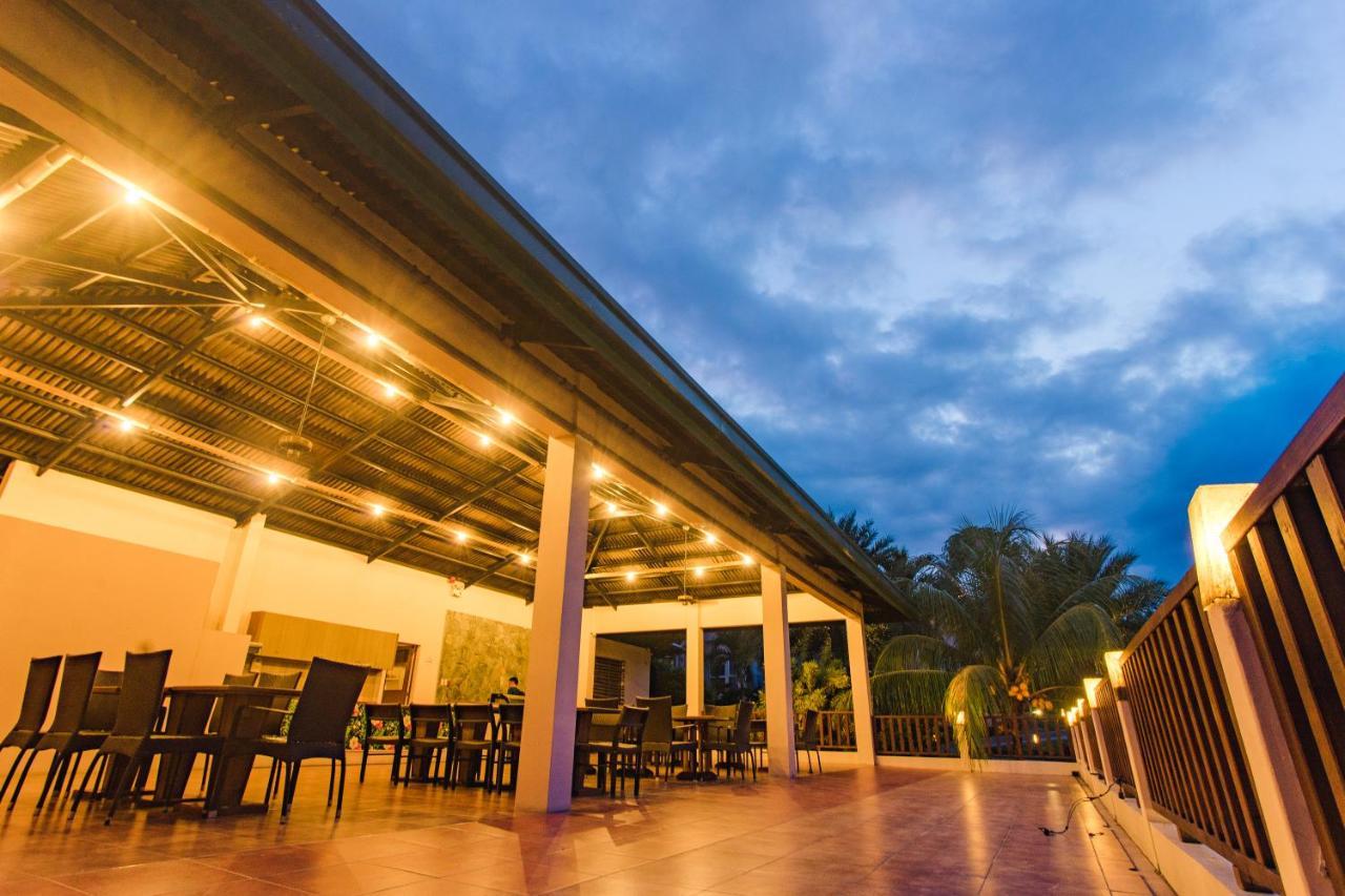 Hotel The Park - Silang Exterior foto